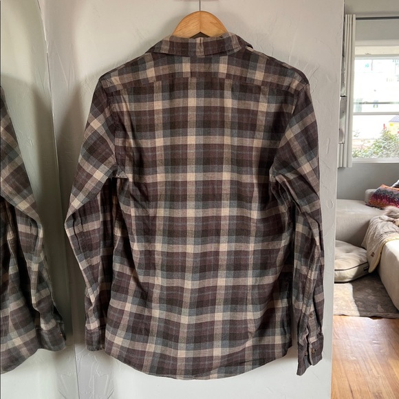 100% Cotton Brooks Brothers  Brown and Tan Plaid Men's button up long sleeve - Picture 3 of 3